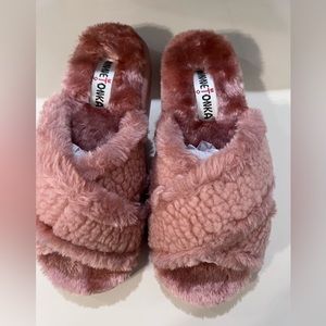 Minnetonka slippers new in box
